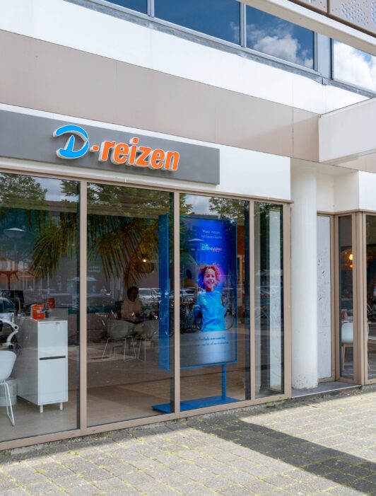 Bekijk deze afbeelding van D-reizen op Winkelcentrum Goverwelle